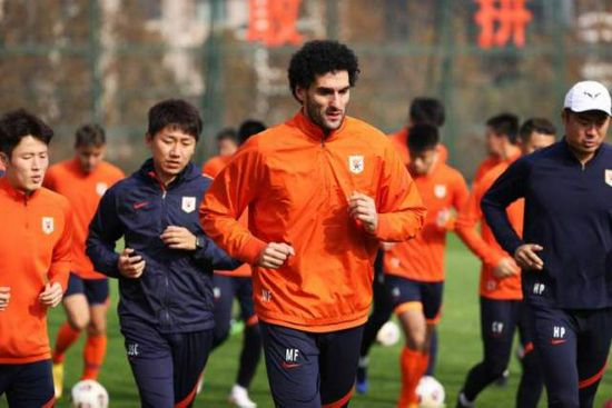 片方同步发布了终极预告及海报，精彩燃炸故事 打击嚣张恶霸！
